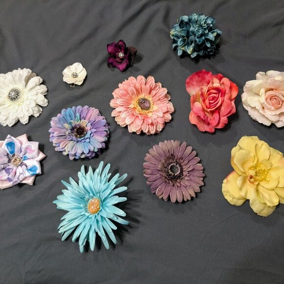 Lot of 12 Realistic Handmade Hair Flower Accessory Clips Crystal Bridal NEW - Picture 1 of 9